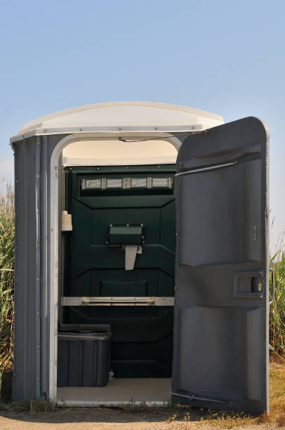 Best Portable toilet rental cost  in Kalona, IA
